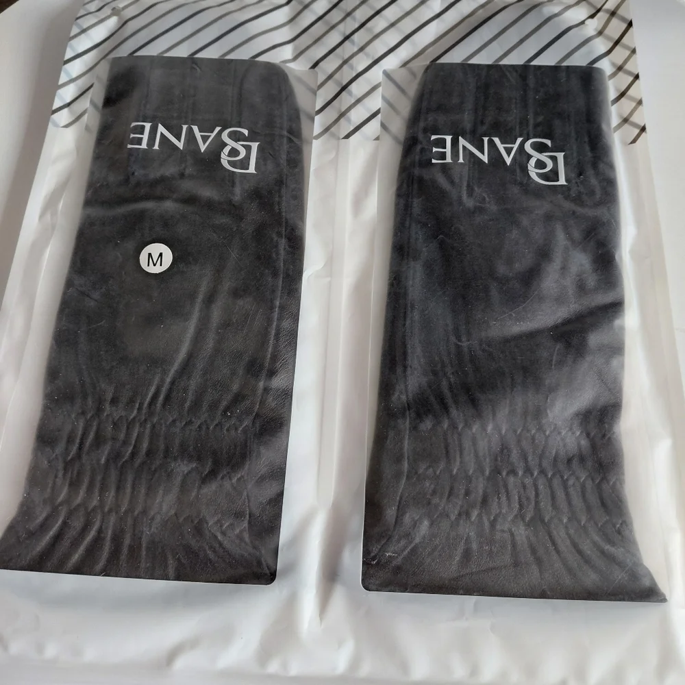 New in original pack Dsane Women Black Sheepskin Leather Cashmere Lining Gloves